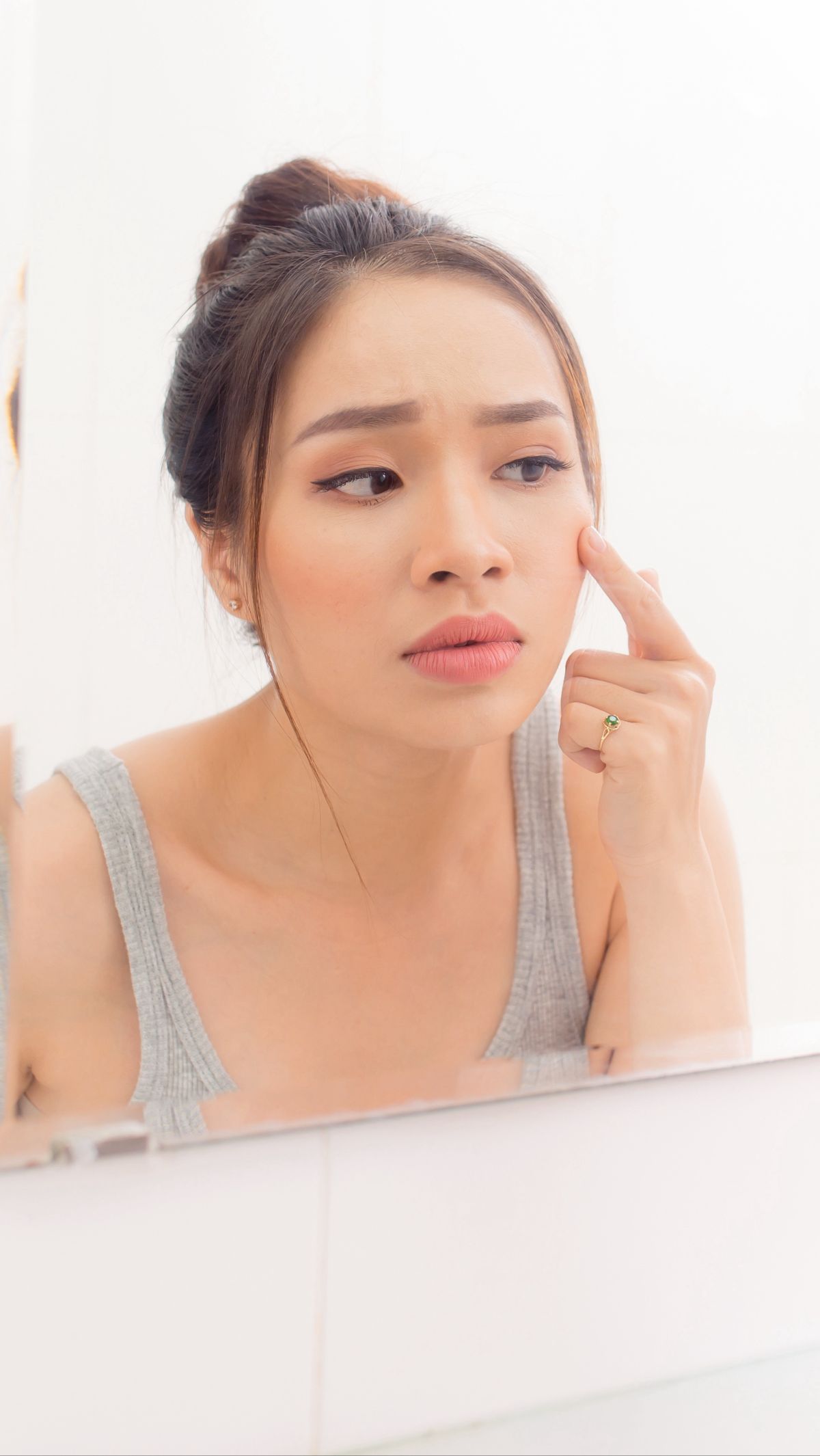 3 Hal yang Bikin Makeup Longsor Tapi Sering Gak Disadari