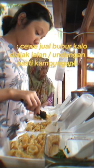 Terlihat dalam video tersebut, ia tampak sedang membagikan momen saat melayani pelanggan yang ingin membeli bubur.