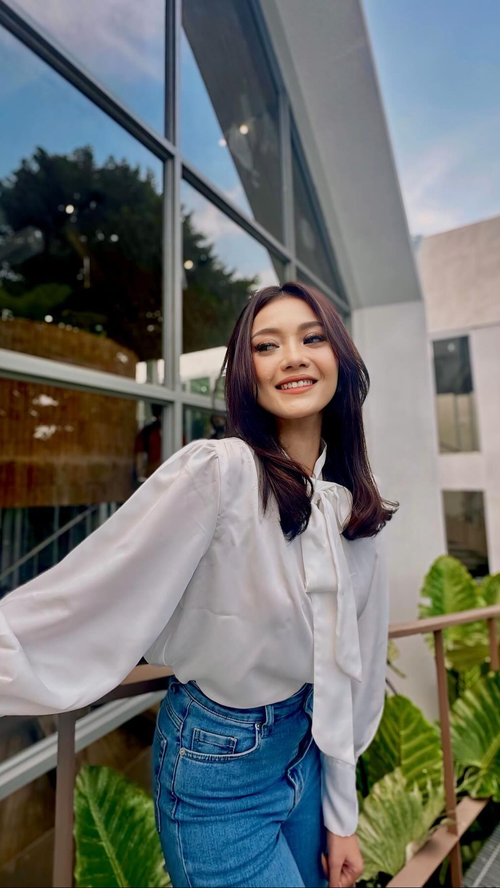 Sosoknya ramai jado sorotan usai dituding jadi pelakor antara Denny dan Happy.