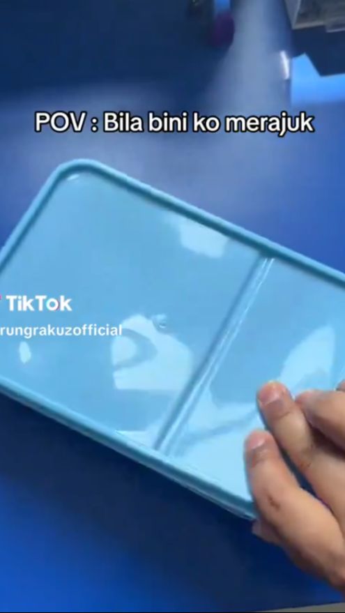 Ketika Istri Ngambek Tapi Tetap Bawain Bekal Buat Suami, Isinya Bikin Kapok