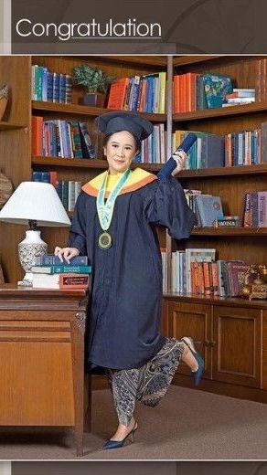 Novita diketahui telah menyelesaikan pendidikan sarjana di Universitas Airlangga pada 2021 lalu.