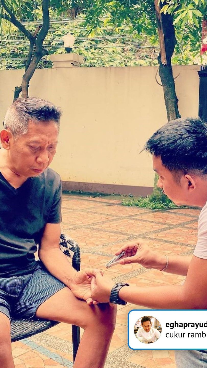 Ketulusan Ega merawat sang ayah selama proses pemulihannya sudah tak diragukan lagi.