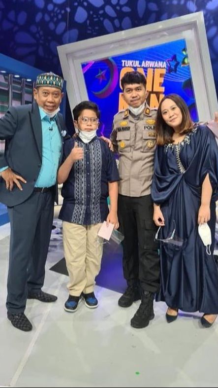 Di sisi lain, Ega juga dekat dengan anak-anak Tukul lainnya yakni Novita dan Jovan.