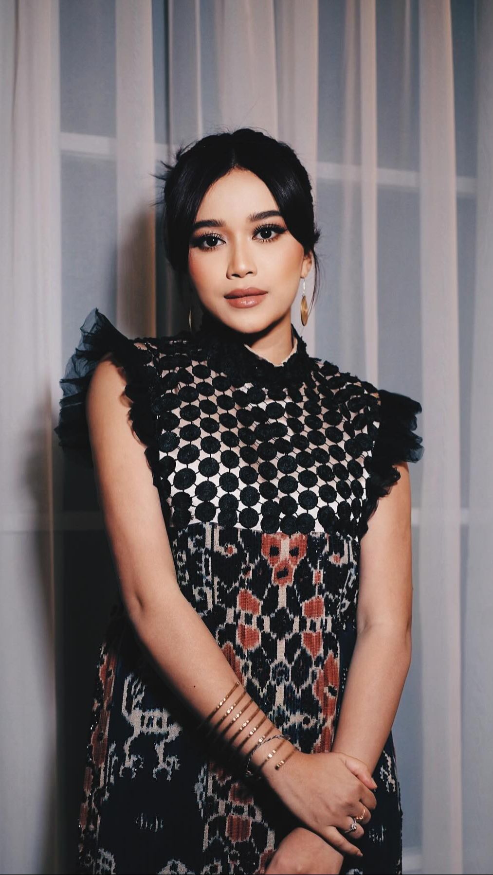Diisukan Jalin Asmara, 9 Potret Brisia Jodie yang Terciduk Jalan Bareng Jonathan Alden Mantan Awkarin