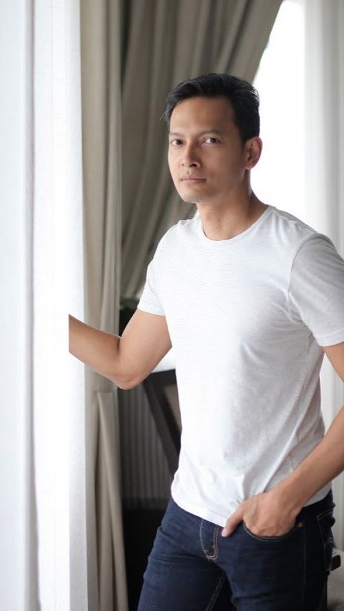 Fedi Nuril akan kembali bermain dalam film layar lebar berjudul 1 Imam 2 Makmum yang juga dibintangi oleh Amanda Manopo dan Revalina S. Temat.
