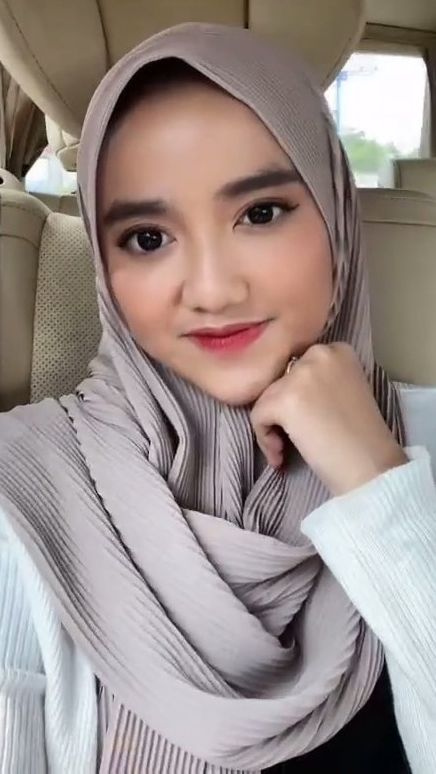 Pasalnya sejak kecil ia sudah memiliki keinginan untuk menjadi seorang pendakwah seperti sang ayah.