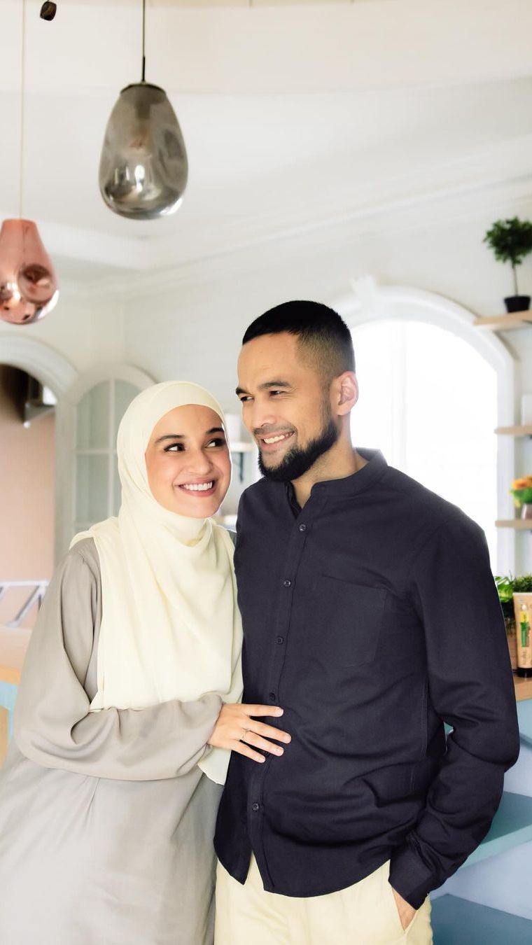 Dicibir Kotor & Bikin Malu, 9 Potret Isi Kulkas Shireen Sungkar yang Mendadak Viral