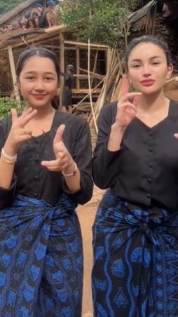 10 Potret Nikita Mirzani Bertemu Gadis Baduy Luar Viral Sarti, Ngonten Tiktok Sampai Mandi Bareng