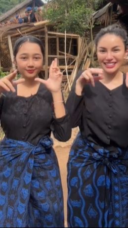 Ia juga sempat membuat kontek joget tiktok bareng Sarti yang viral, lho!