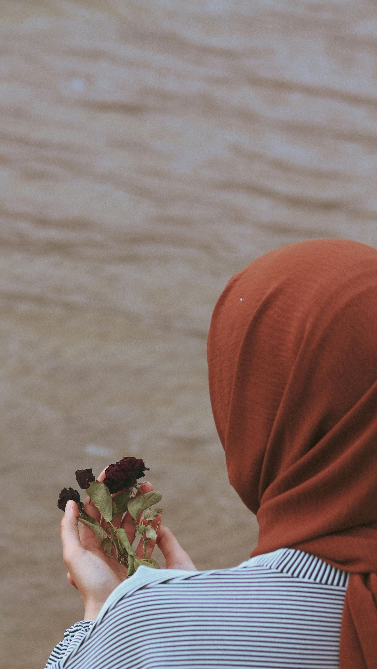 Ingat Janji Allah SWT! Inilah 6 Ganjaran untuk Istri yang Diselingkuhi Suaminya