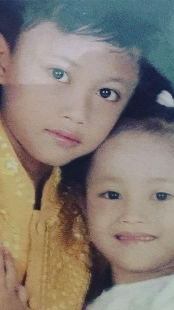 Rizky Febian merupakan anak pertama dari pernikahan Sule dengan almarhum Lina Jubaedah.
