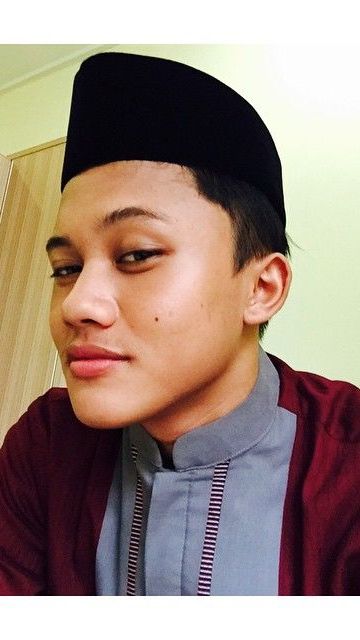 Bukan sebagai komedian, Rizky justru menunjukkan bakatnya di dunia tarik suara.