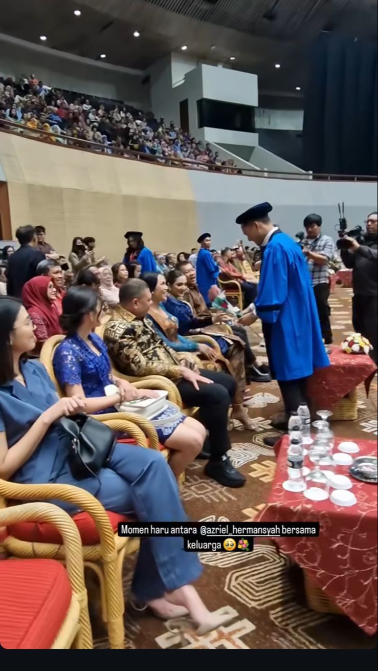 Apalagi mengingat hubungan perempuan yang karib disapa KD itu dengan Azriel pernah tak akur.