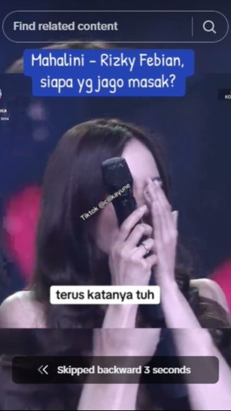 Bahkan, ia sesekali menutupi wajahnya dengan tangan. Ia juga menjadi tak banyak bicara seperti biasanya.