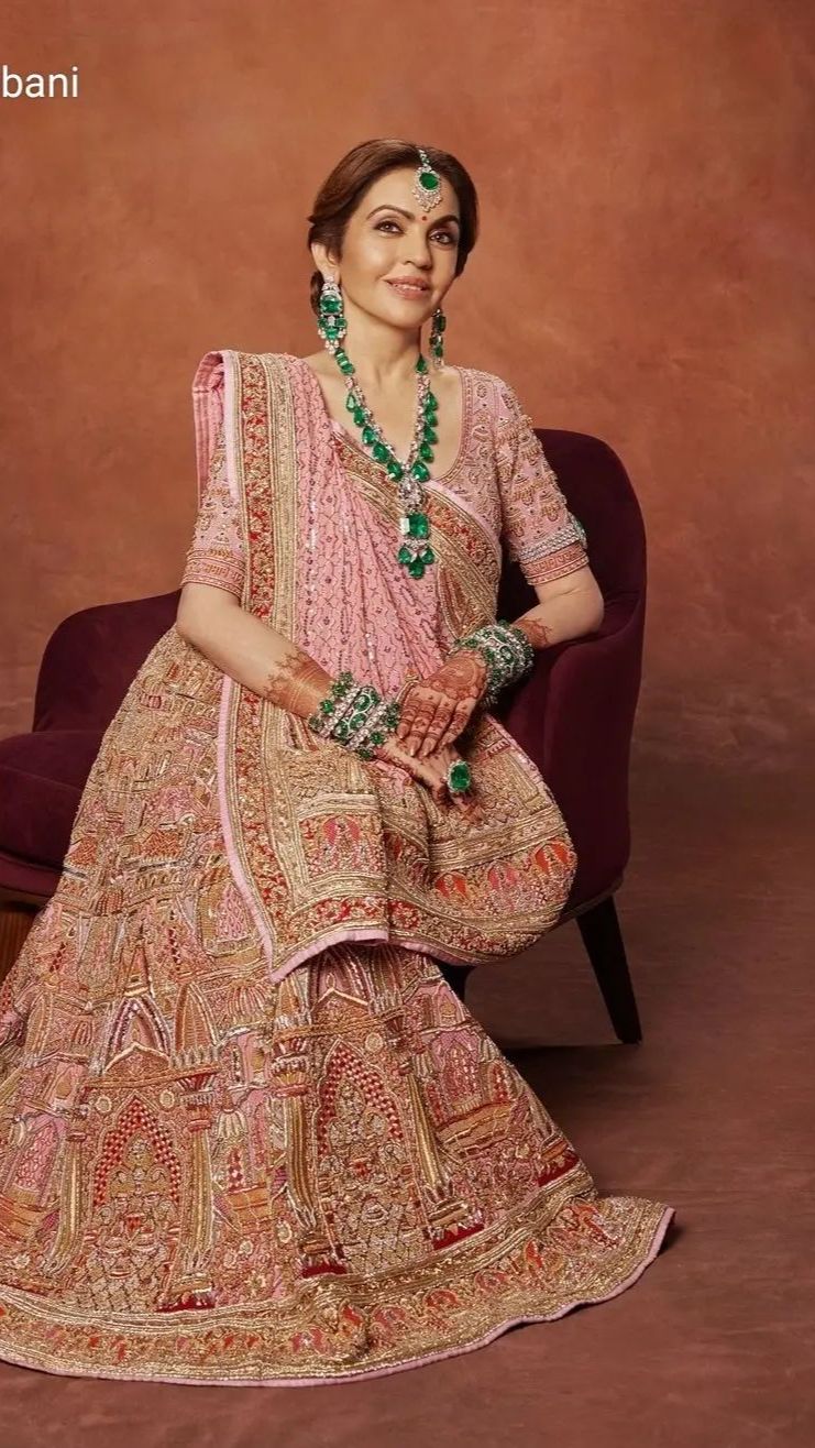 Jadi Istri Orang Terkaya di Asia, 8 Potret Nita Ambani di Pernikahan Sang Anak, Penampilannya Bikin Melongo