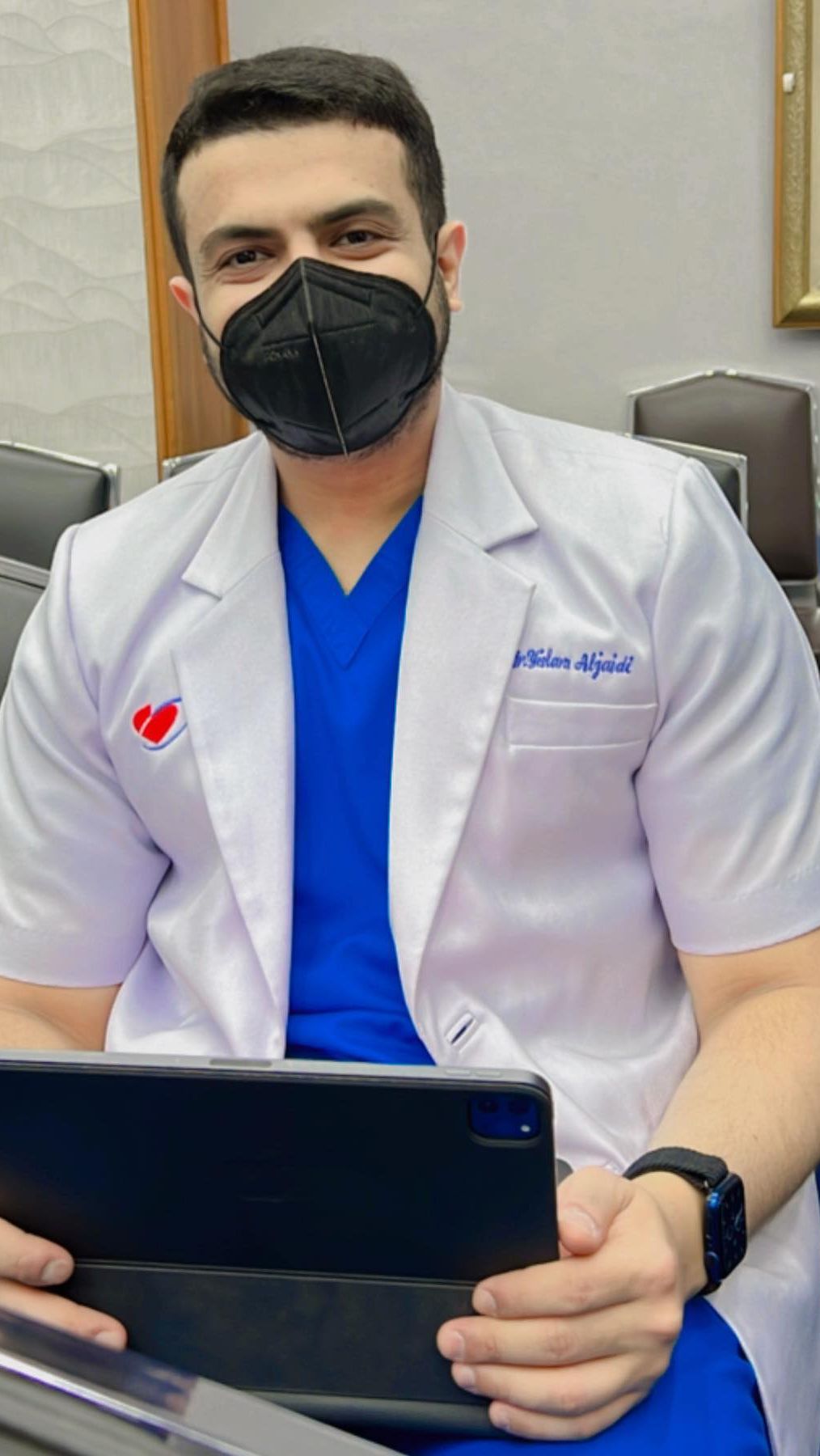 Yislam adalah seorang dokter spesialis kardiologi atau penyakit dalam.