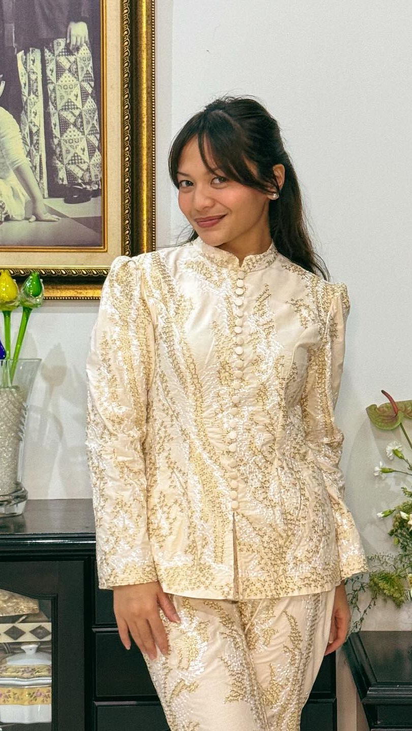 Terlebih menurut Amel, dia mendapat kiriman kain mepet dengan waktu pernikahan Aaliyah.