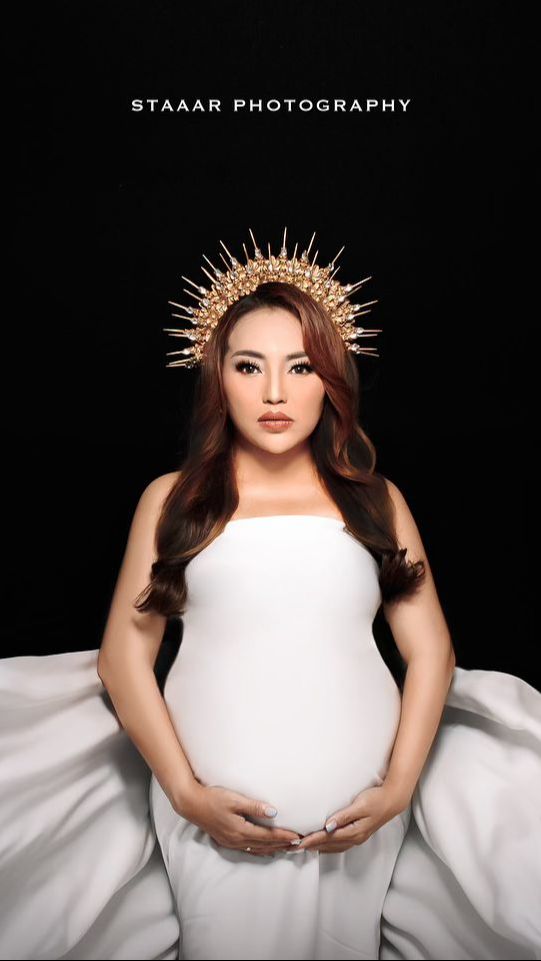 Di sisi lain, netizen yang merasa pangling dengan penampilan Mpok Alpa pun mengira jika foto ini adalah Amanda Manopo.