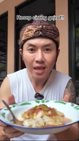 Bahkan kala itu, Rafael berniat untuk menjual apartemennya dan kembali ke Garut kampung halamannya.