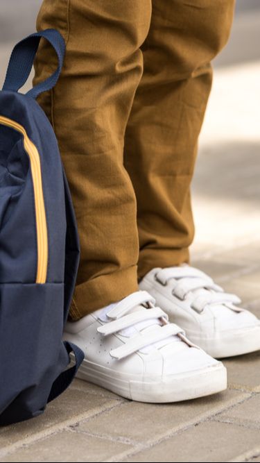 Trik dari Dokter Anak Biar Tak Salah Beli Sepatu Buat Si Kecil