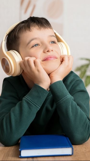 Anak Tak Suka Baca Buku? Audio Book Bisa Jadi Alternatif