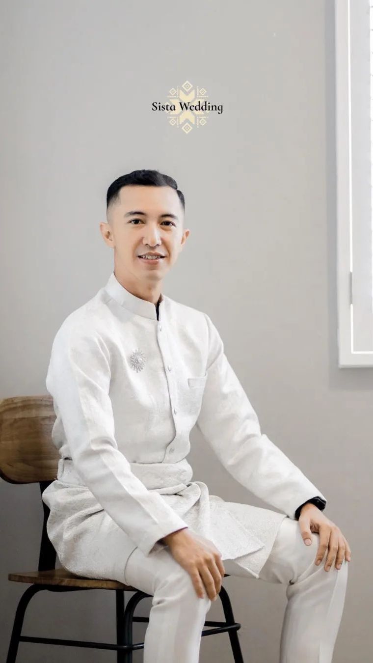 Inilah potret Muhammad Fardhana yang kembali jadi sorotan usai menghapus foto pertunangannya dengan Ayu Ting Ting di akun Instagram @derazala.