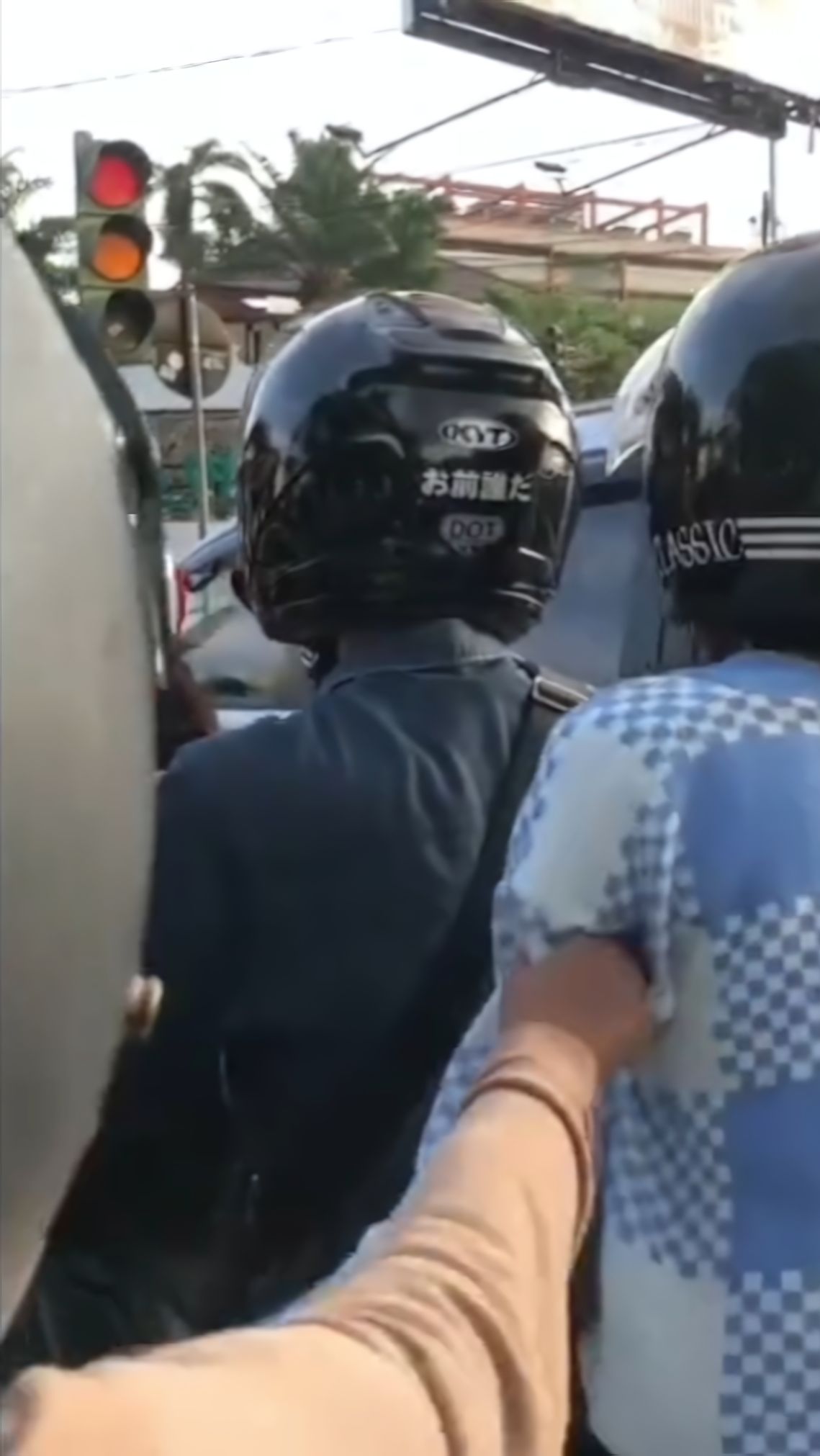 Istri Sah Ciduk Suami Bonceng Pelakor di Lampu Merah, Ternyata Sudah 7 Kali Ketahuan Selingkuh