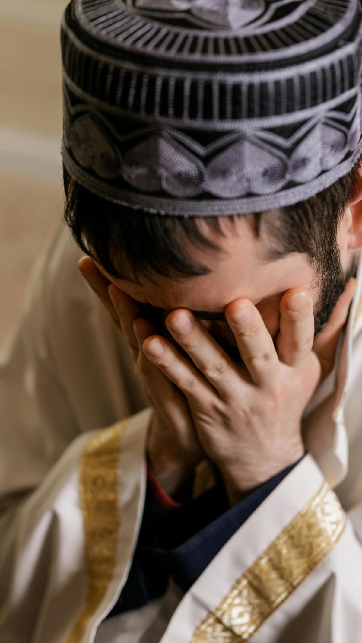 Doa saat Dipuji Orang Lain dan Doa agar Terhindar dari Sifat Sombong, Lengkap dengan Sikap yang Sebaiknya Diterapkan