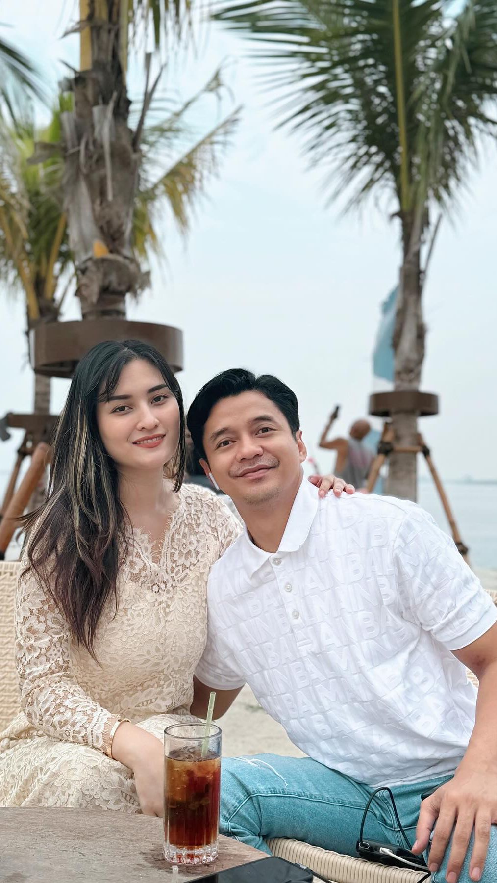 8 Potret Angbeen Rishi Istri Adly Fairuz, Jago Masak Porsi Besar hingga Punya Bisnis Sambal Viral