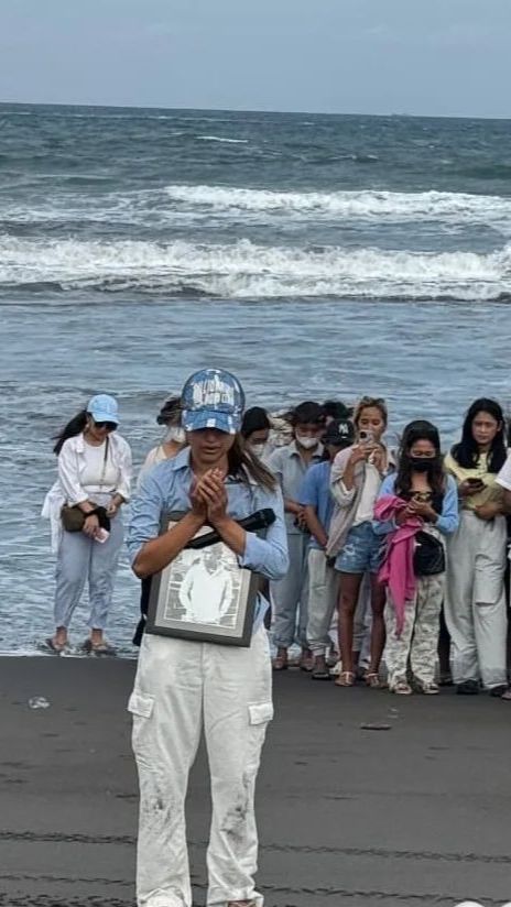 8 Potret Jennifer Coppen Larung Abu Dali Wassink, Sebagian Dimasukan ke Liontin