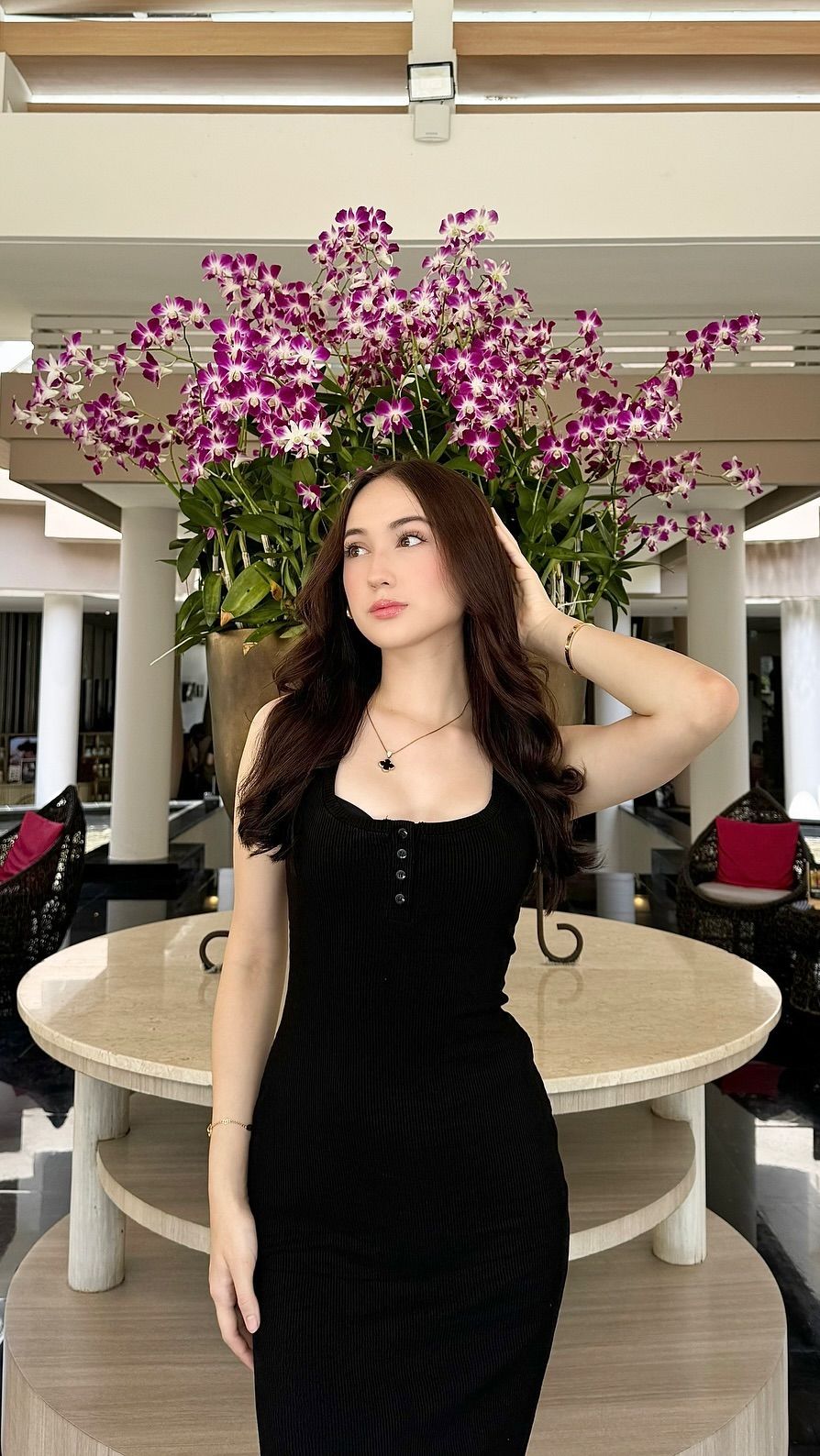 Meski begitu, Laura justru tak pernah mengumbar kesedihannya di media sosial usai putus dari A Ghazali.