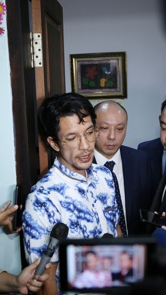 Tak Mau Cerai, Edward Akbar Ngaku Hidupnya hanya untuk Kimberly Ryder