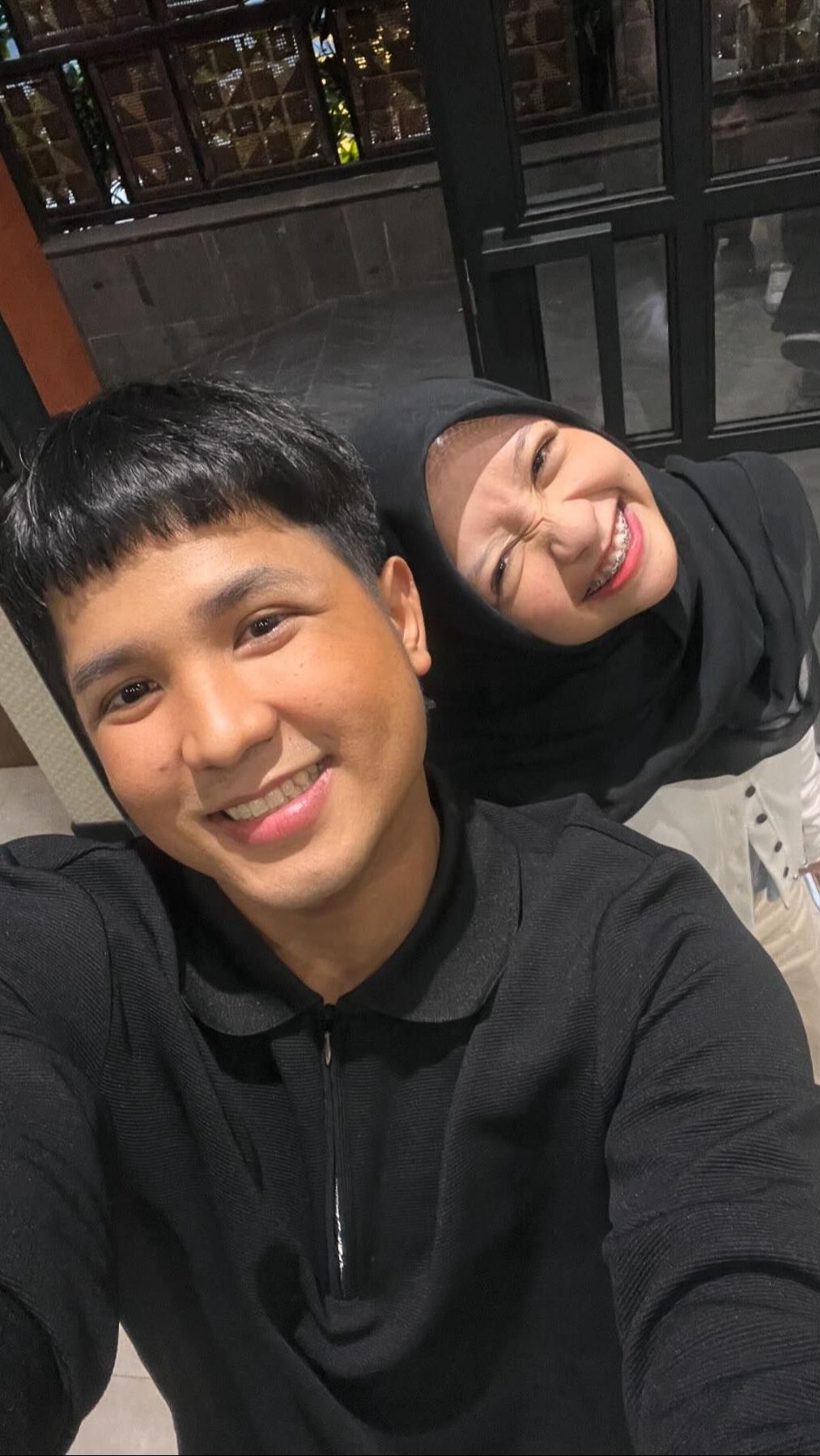 Perjodohan Halda dan Jirayut juga sudah diketahui oleh orangtua Jirayut.