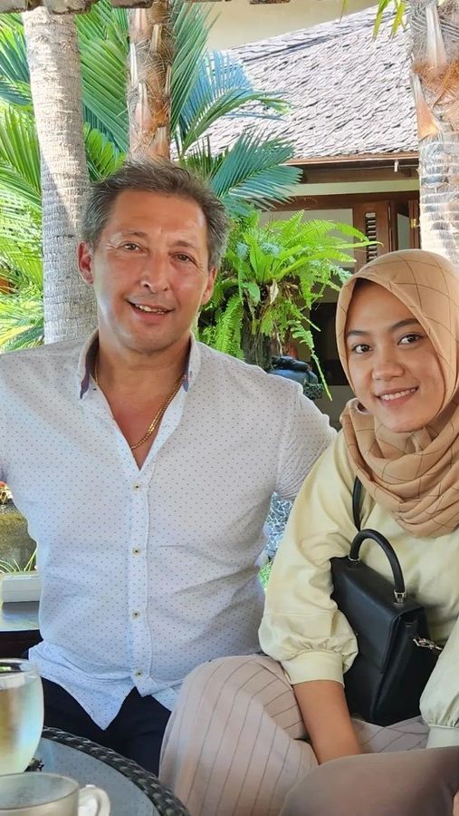 Berkarier sebagai pedangdut, Ricardo memiliki banyak album.