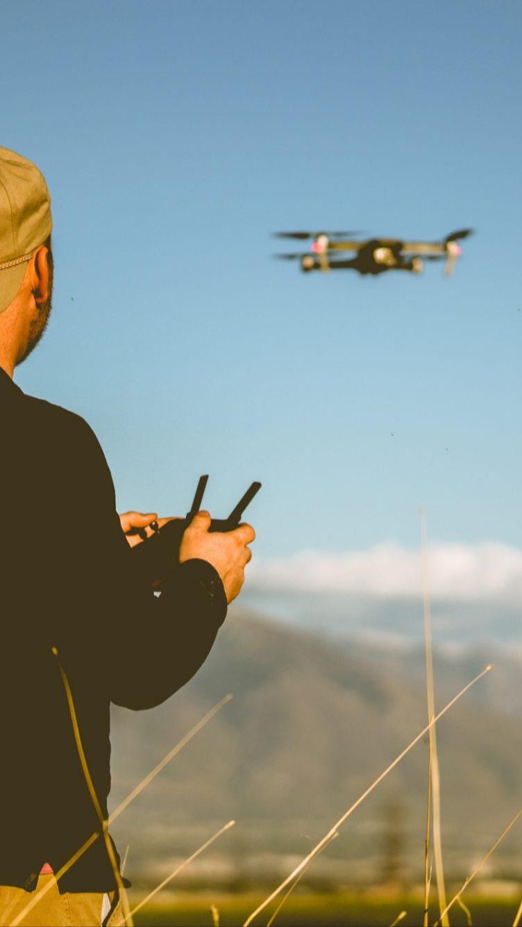 Jangan Asal Terbangkan Drone, Turis Ini Didenda Rp145 Juta