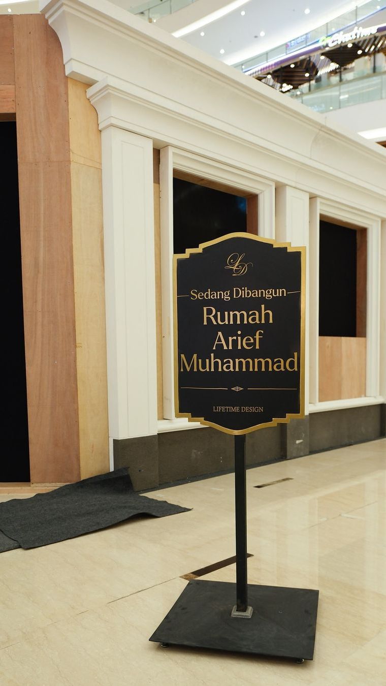 Arief Muhammad membangun rumah di dalam Senayan City Mall.