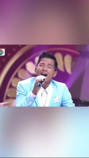 Penampilan lawasnya pun tak luput dari perhatian. Ia terlihat sangat berbeda dengan sekarang.