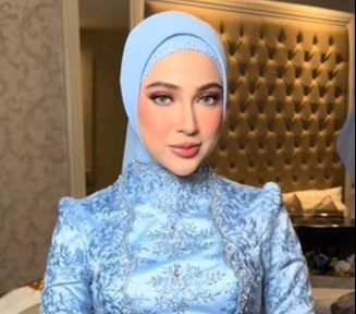 Miskah memilih makeup flawless untuk hari bahagianya tersebut.