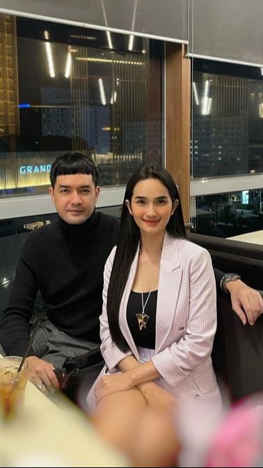 Resmi Cerai Usai 11 Tahun Menikah, Potret Kebersamaan Faby Marcelia dan Revand Narya yang Kini Tinggal Kenangan