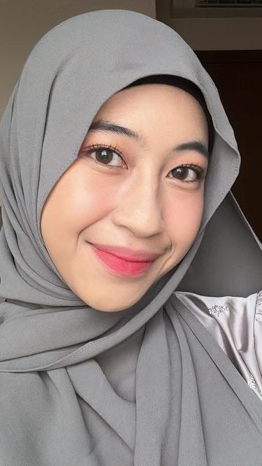 Adiba Khanza ramai jadi perbincangan media sosial usai dirinya disebut sedang hamil.
