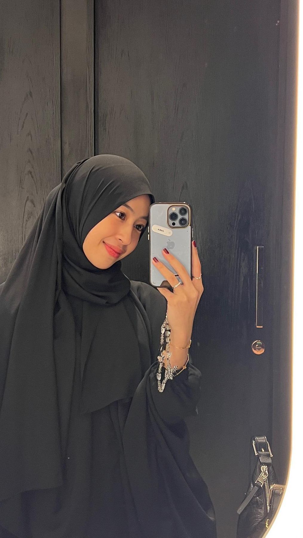 Hal tersebut berawal dari unggahan Umi Pipik yang menuliskan caption ucapan selamat dan doa untuk kehamilan seseorang.
