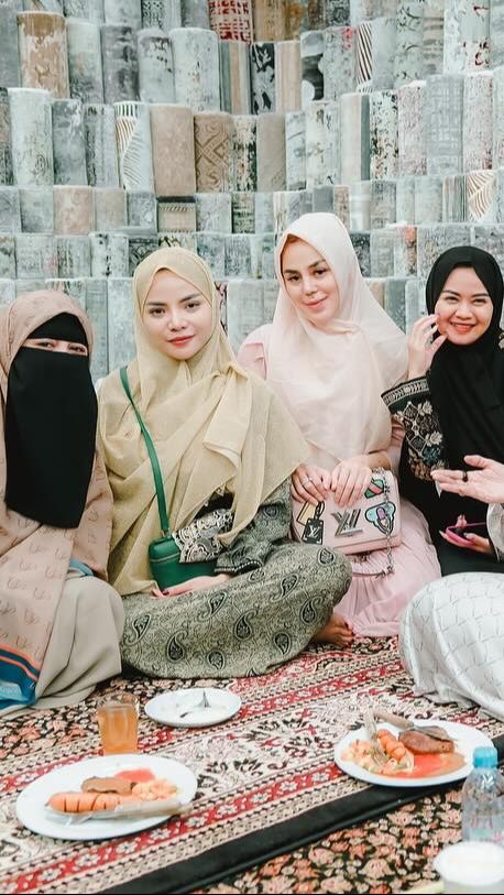 Ia pun akan berusaha menjalankan tanggung jawabnya sebagai ketua pengajian sebaik mungkin.