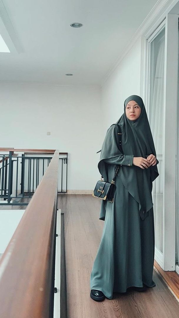 Natasha pernah aktif di dunia sinetron dan namanya sudah terkenal sejak remaja.
