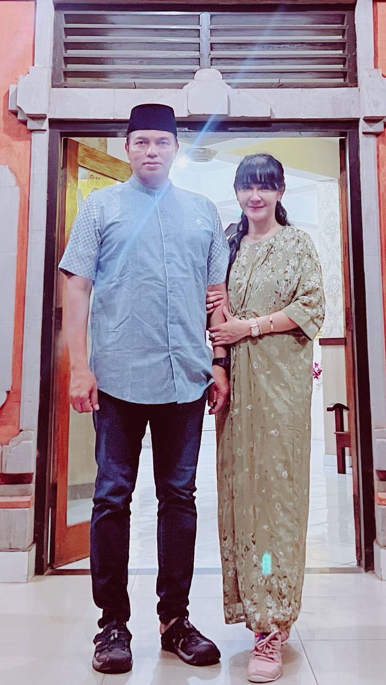 Uut pernah tinggal di sebuah kos-kosan sederhana bersama anak-anaknya kala sang suami bertugas di Polda Bali.