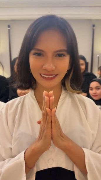 8 Potret TikToker Mirip Mendiang Vanessa Angel, Bikin Kaget Warganet
