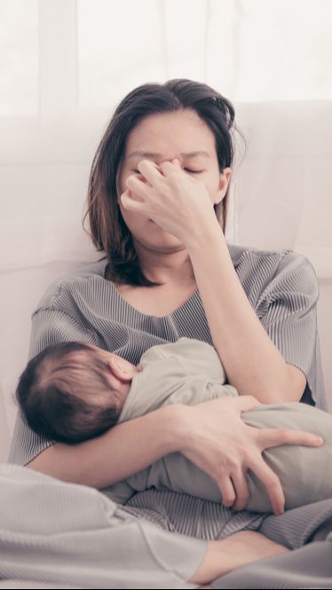 Dear Ayah Bunda, Ketahui Deretan Sebab Si Bayi Rewel Tengah Malam