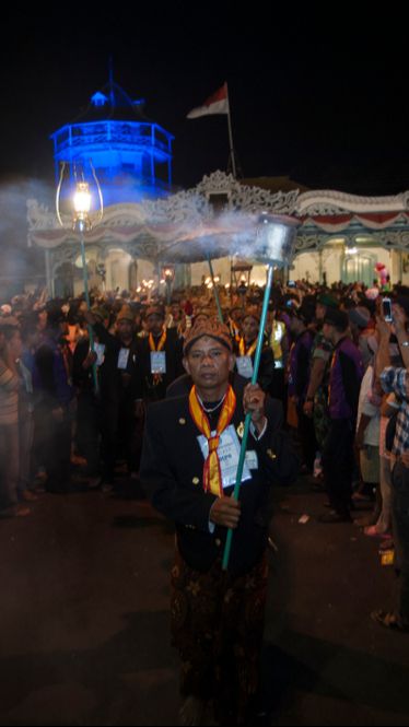 Jamasan Pusaka dan Larung Sesaji, Ritual Jelang Malam 1 Suro yang Sarat Makna Budaya