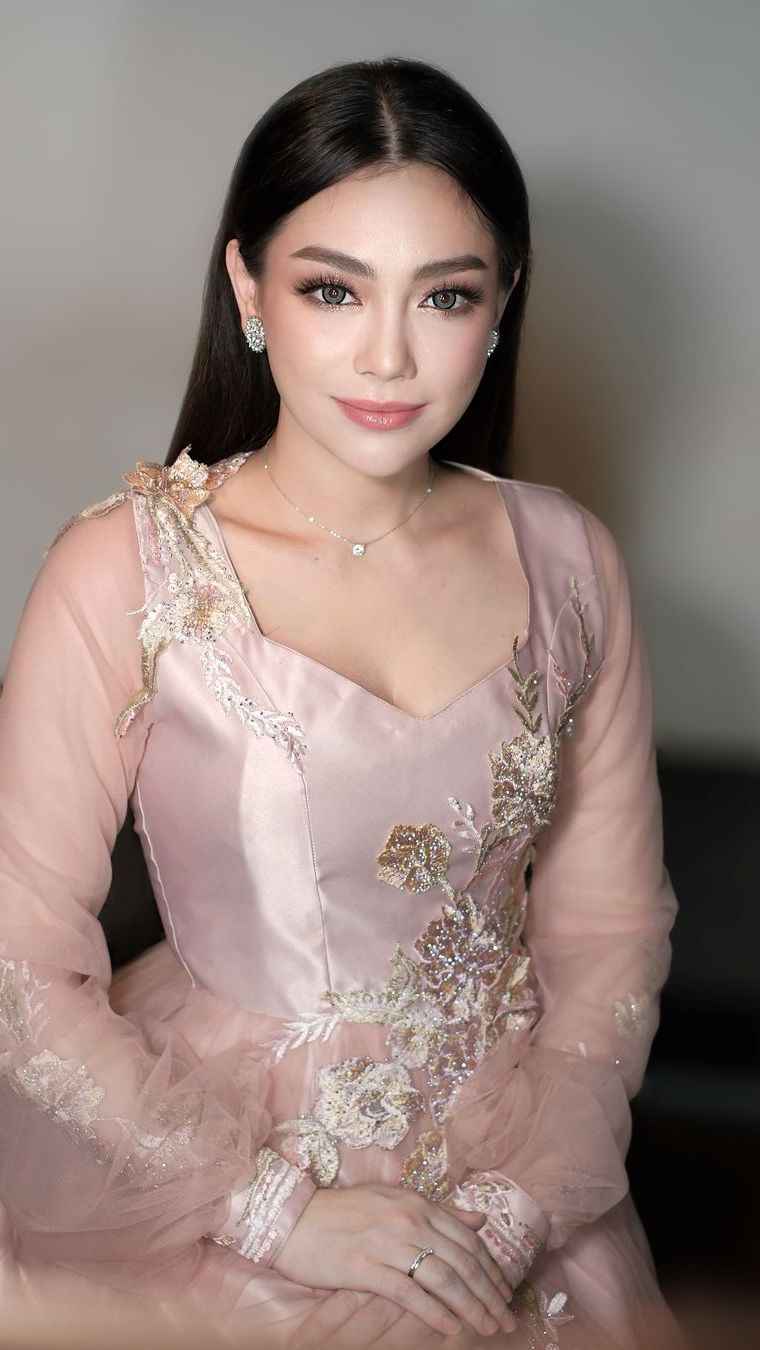 Janda Kaya Raya, 8 Potret Rumah Baru Celine Evangelista Super Mewah & Cantik, Bak Istananya Barbie