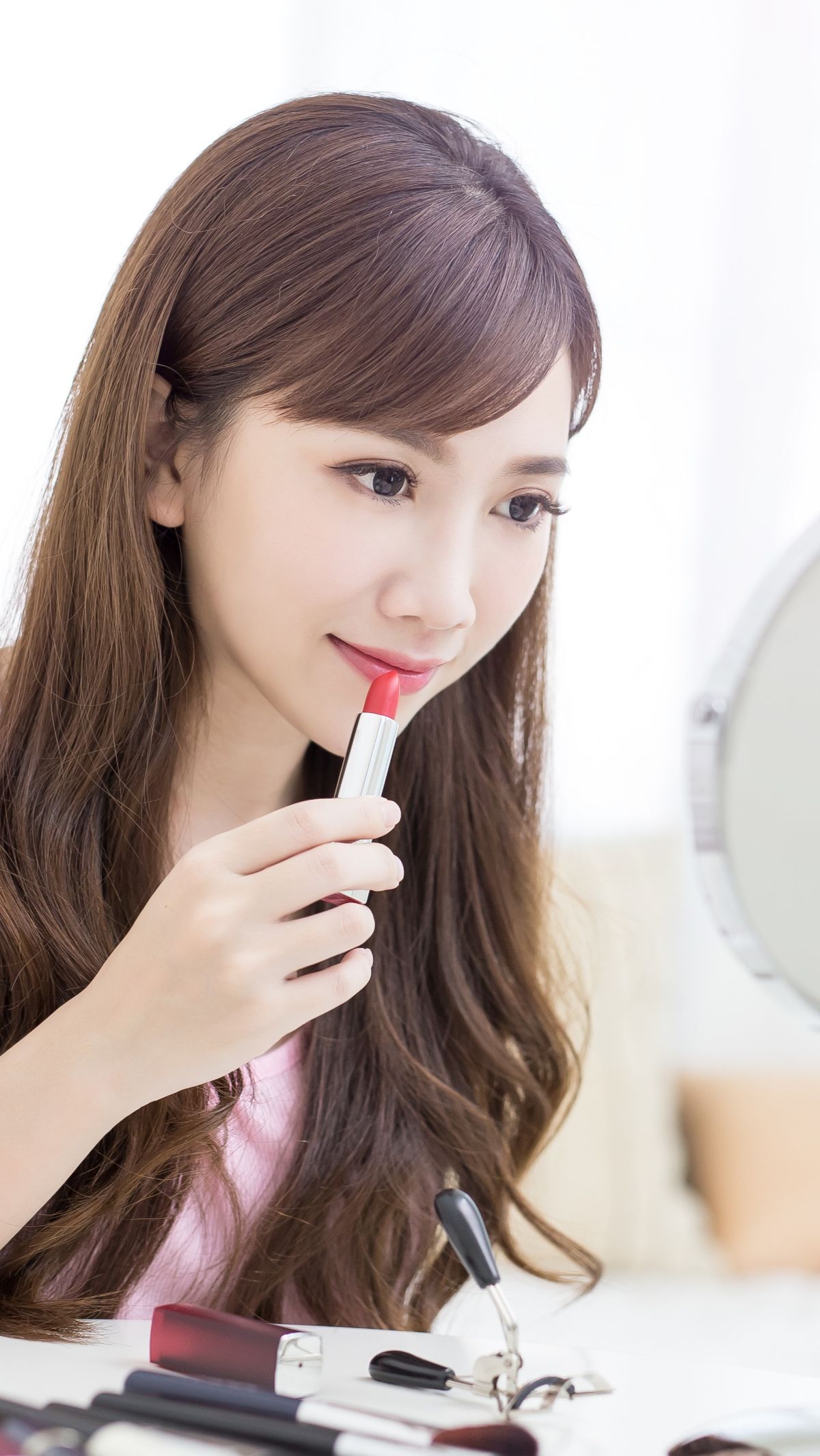 Pakai Lipstik Ala MUA Agar Produk yang Cepat Luntur jadi Tahan Lama