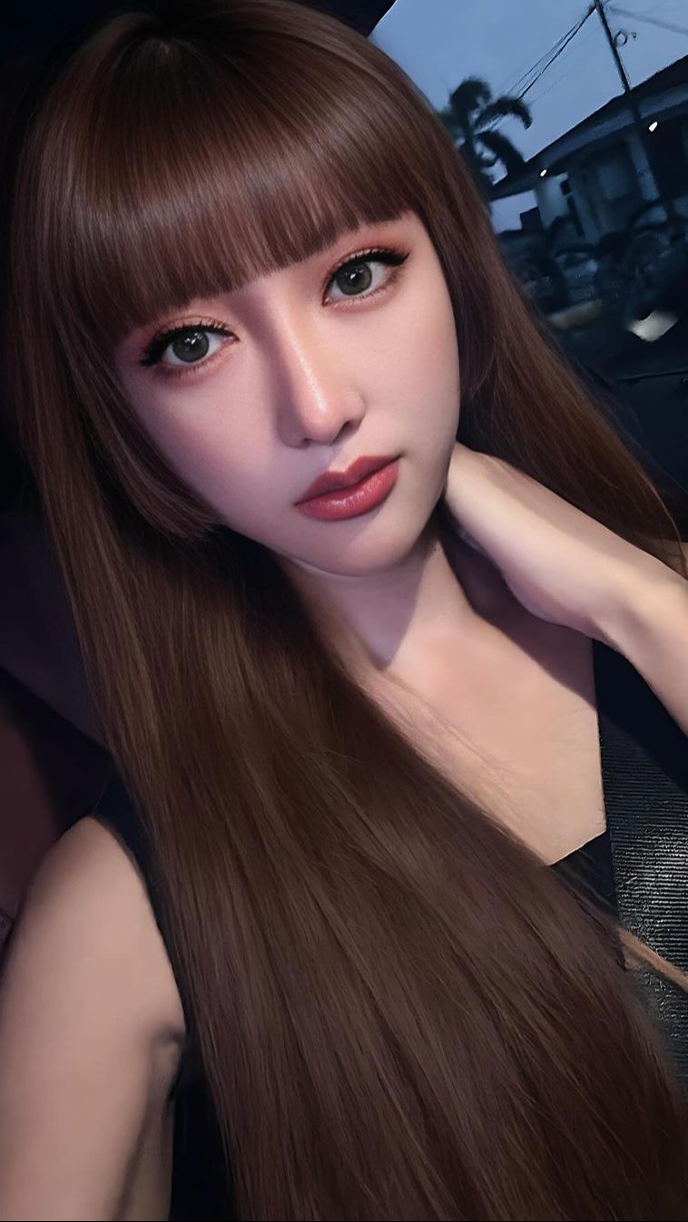 Foto-foto Terbaru Lucinta Luna Setelah Oplas dan Diet, Bak Barbie Hidup!